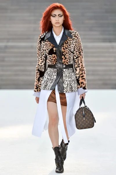 Look 4